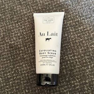 Au Lait exfoliating body scrub!